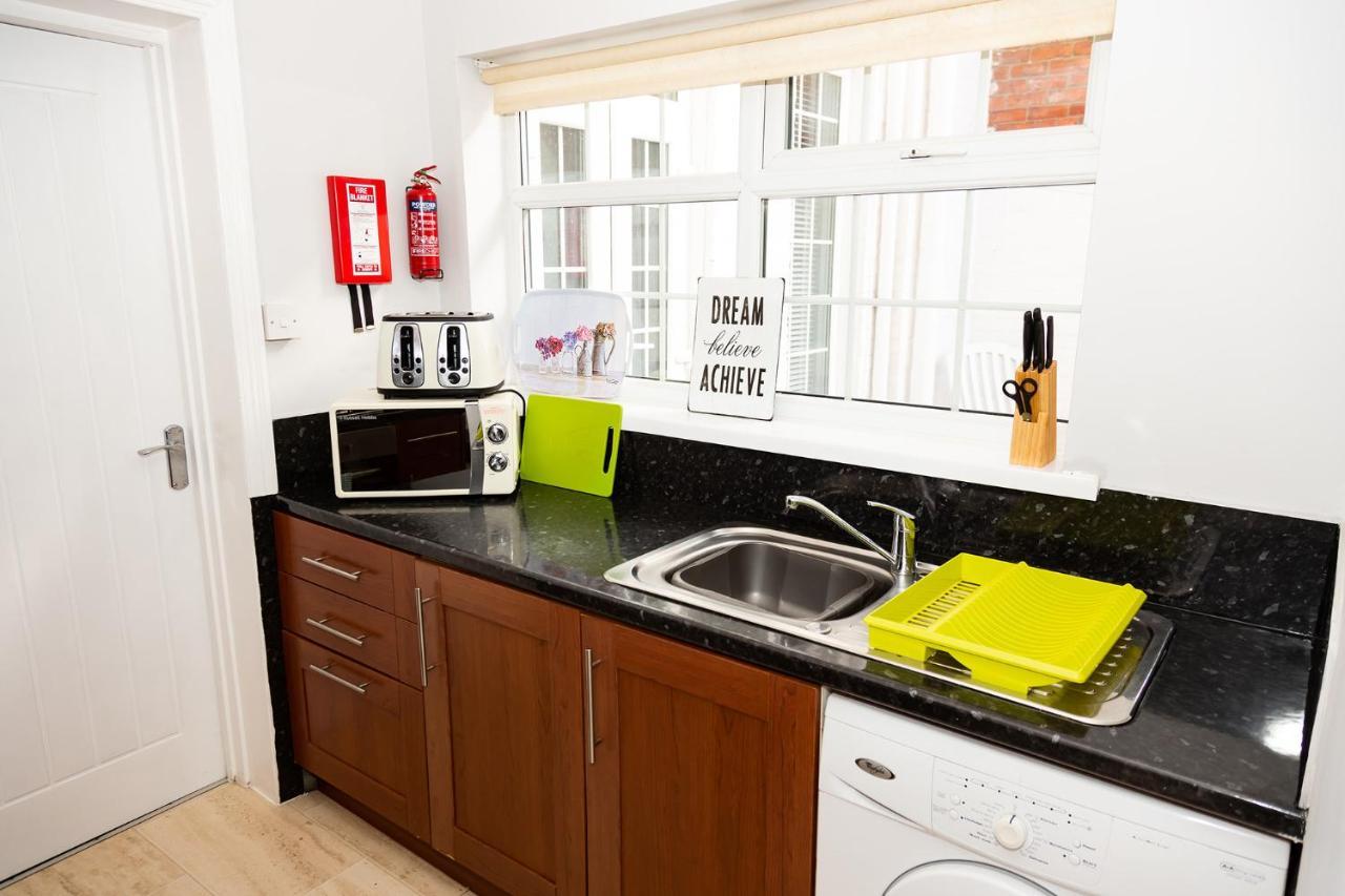 Alexander Apartments South Shields Jarrow Bagian luar foto